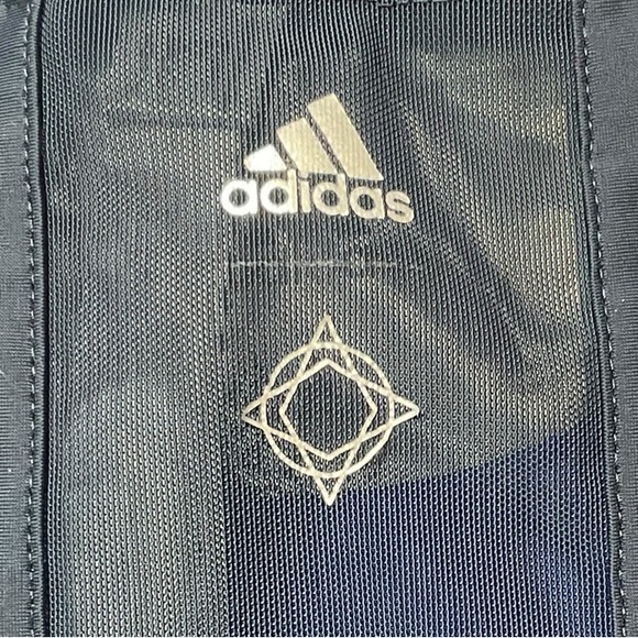 Wanderlust Adidas Calab Blue and Black Sports Bra - Picture 5 of 6